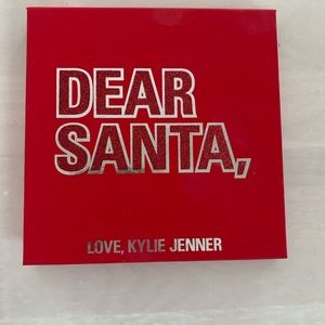 Kylie cosmetics Christmas 2019 eye shadow pallet.